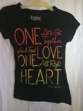 Lyric Nation Black Short-Sleeve Tee with Multicolor Ombre Bob Marley Quote